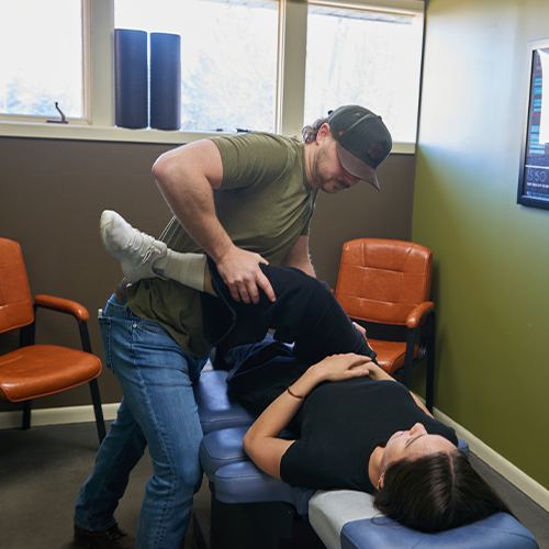 Dr. Aaron Zimmerman, chiropractic care leg pain treatment